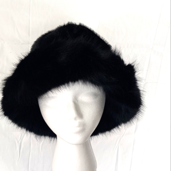 FASHIONWISE Accessories - WOMEN'S BUCKET HAT BUNDLE WITH GLOVES *NEW*